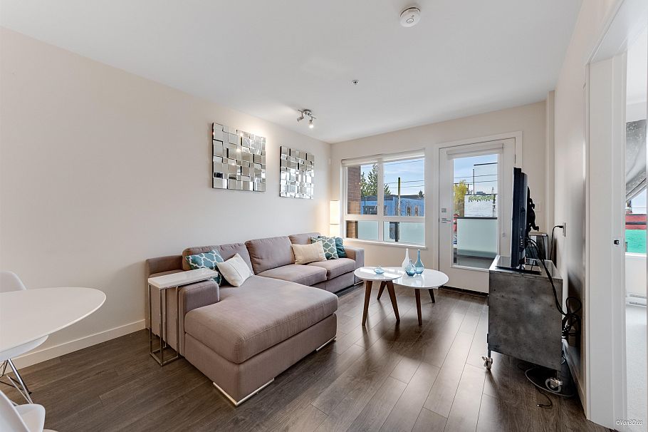 204 202 E 24th Avenue Vancouver, BC - 4