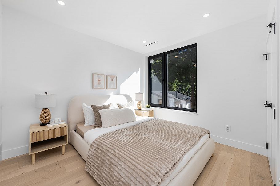 2 2626 W 41st Avenue Vancouver, BC - 24