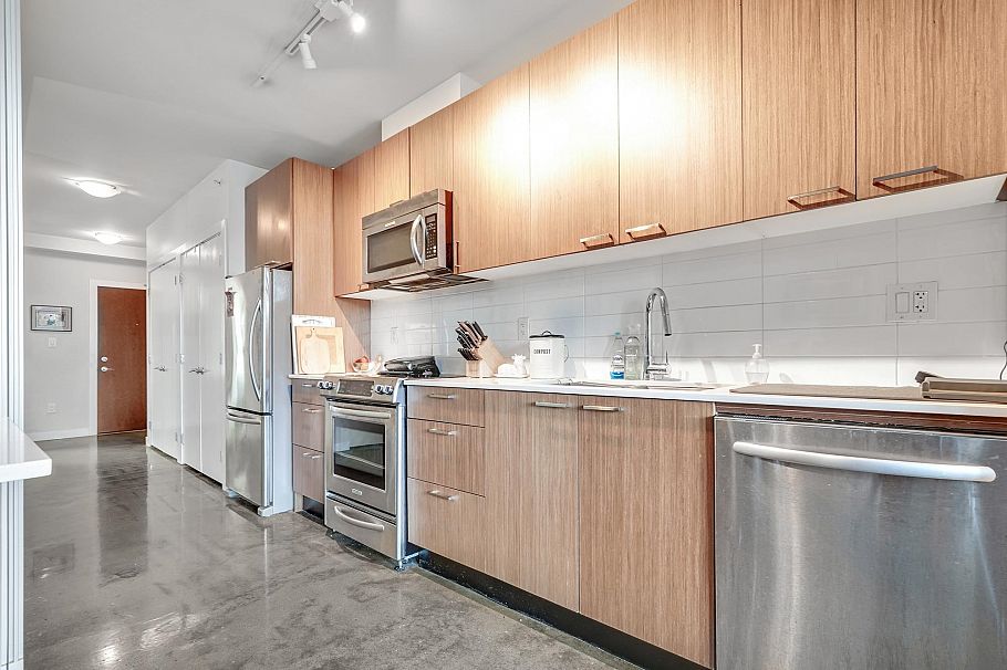 516 221 Union Street Vancouver, BC - 3