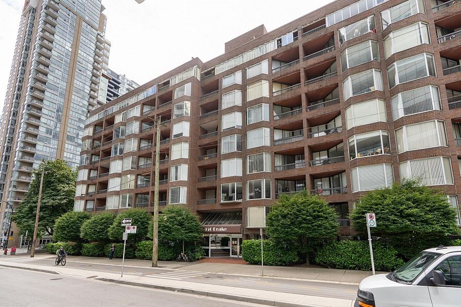707 950 Drake Street Vancouver, BC - 1