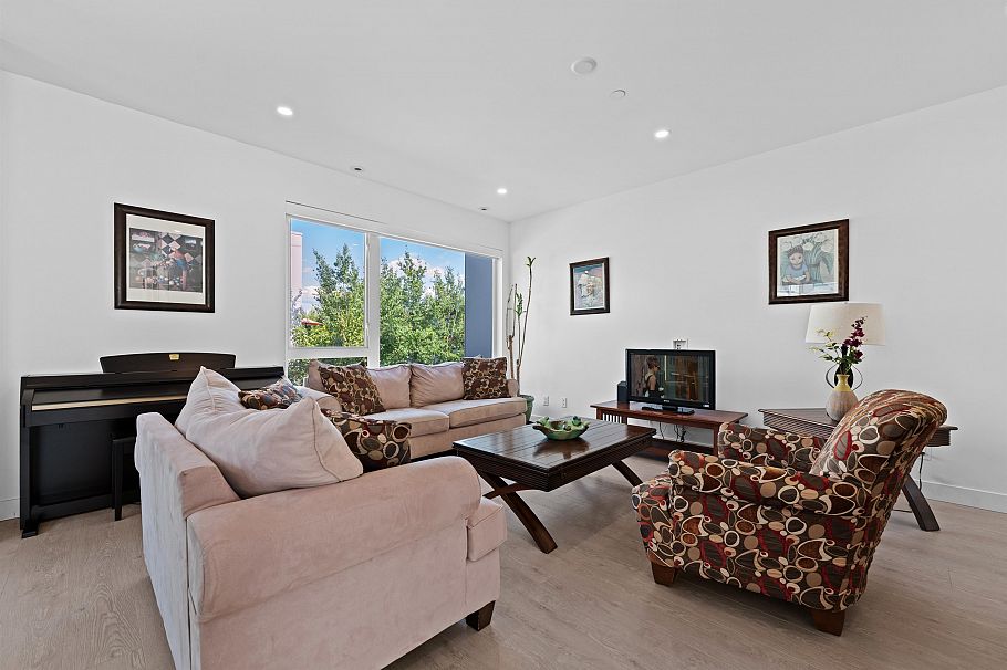 54 3597 Malsum Drive North Vancouver, BC - 11