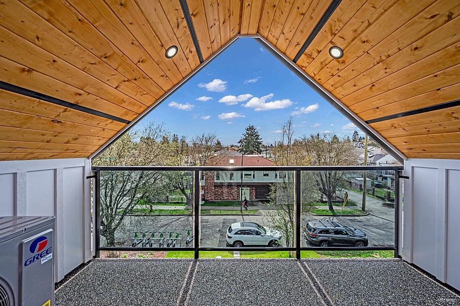 2371 Adanac Street Vancouver, BC - 22