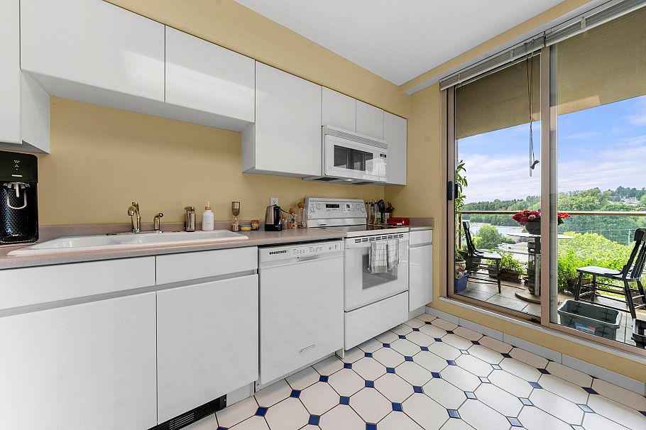 1106 1327 E Keith Road North Vancouver, BC - 14