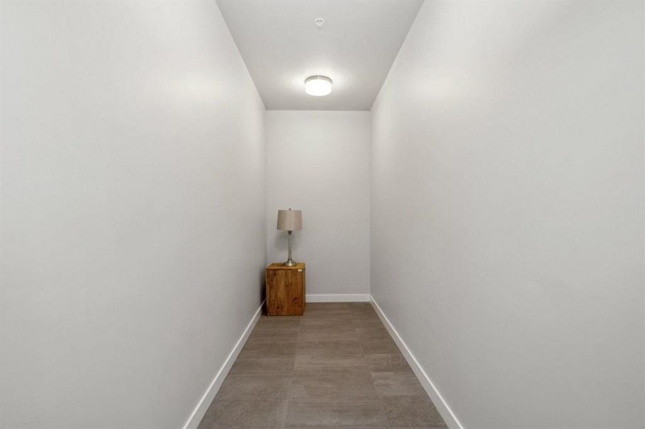 2512 Fraser Street Vancouver, BC - 25