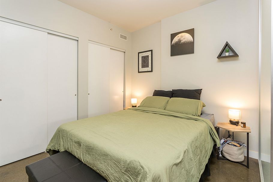 310 221 Union Street Vancouver, BC - 9