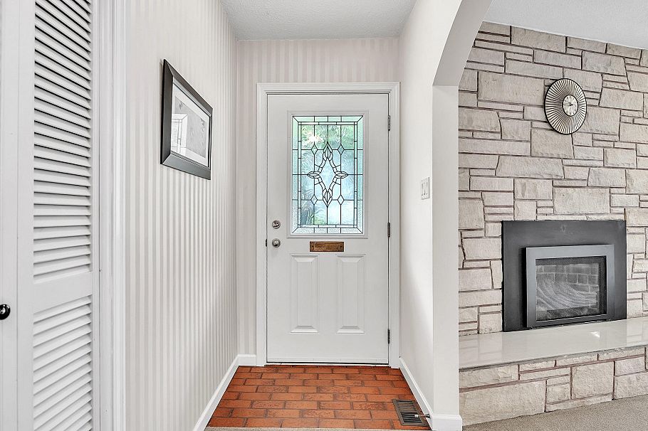 1372 Riverside Drive North Vancouver, BC - 5