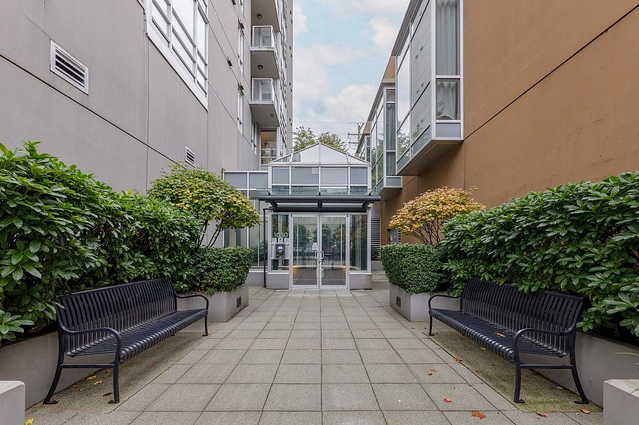 401 1030 W Broadway Vancouver, BC - 16