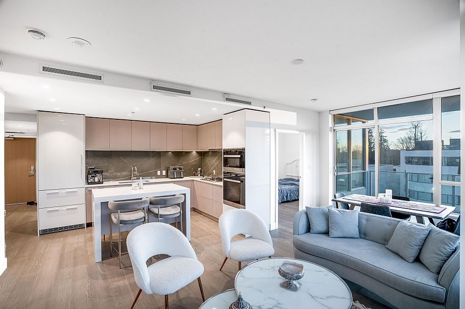 306 1675 Lions Gate Lane North Vancouver, BC - 1