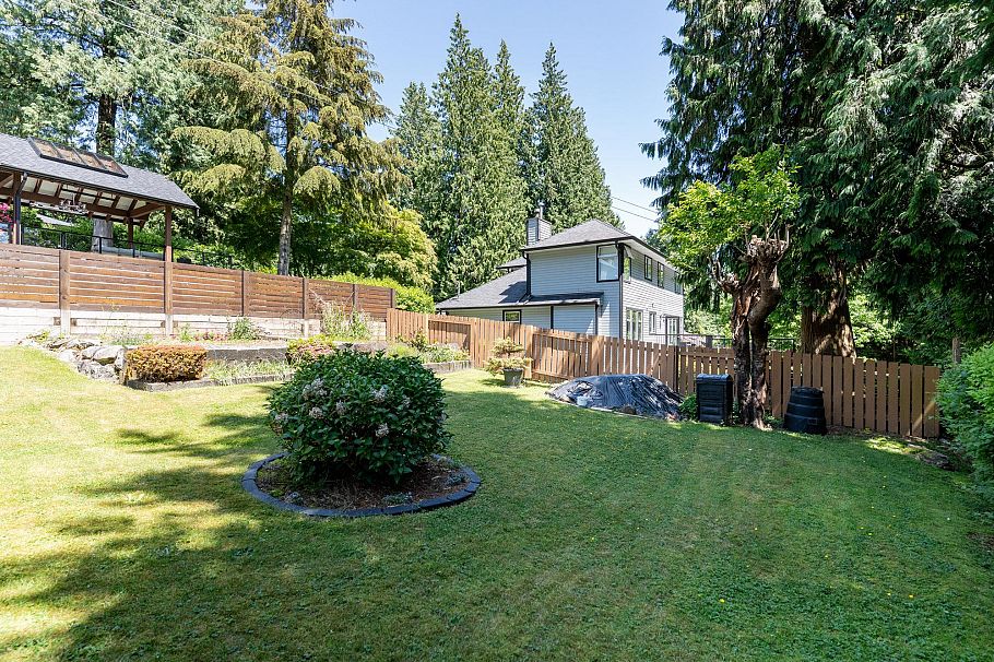 4370 Mountain Highway North Vancouver, BC - 20