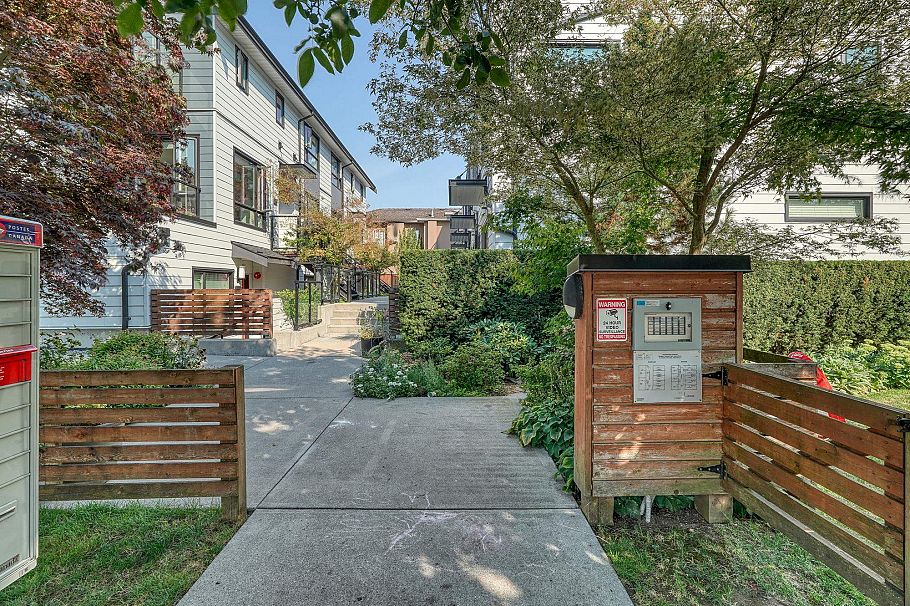 5962 St. George Street Vancouver, BC - 28