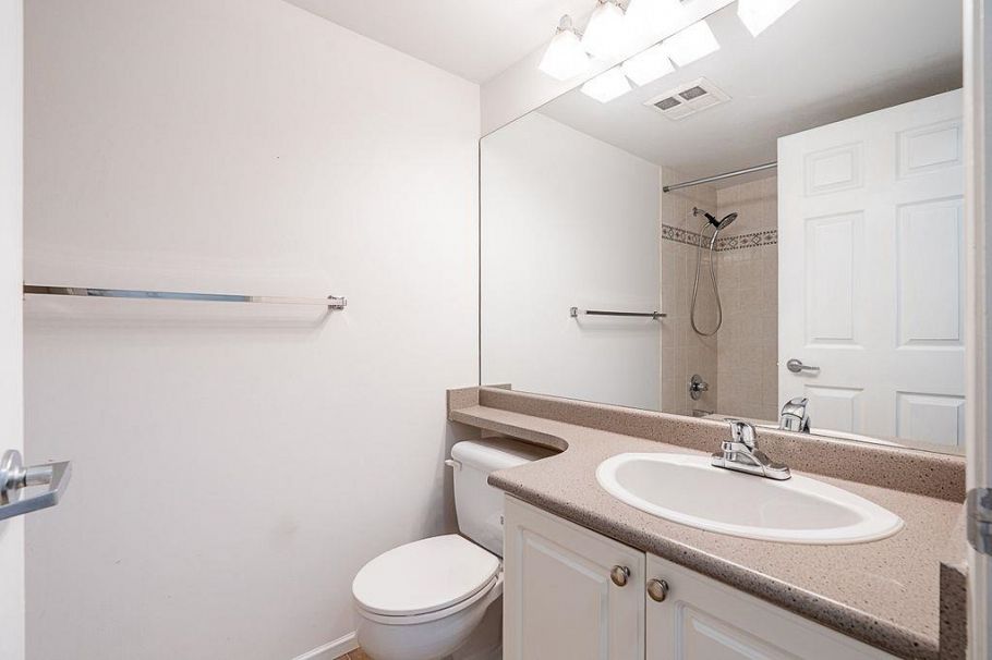 211 223 Mountain Highway North Vancouver, BC - 15