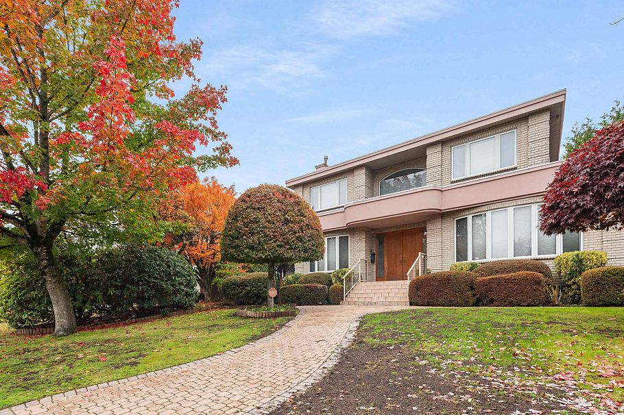 1363 W 51 Avenue Vancouver, BC - 2