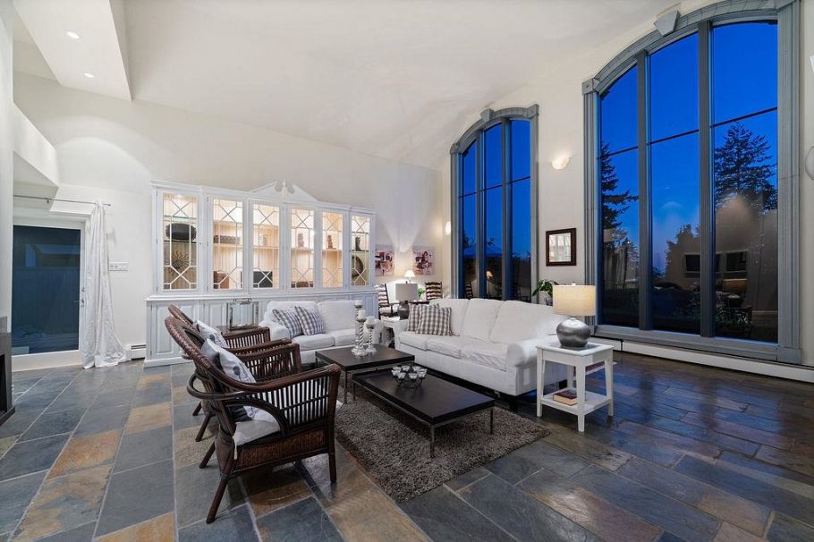 284 Sandringham Crescent North Vancouver, BC - 6