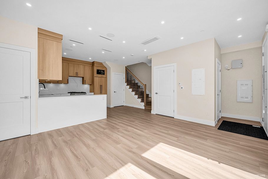 2371 Adanac Street Vancouver, BC - 3