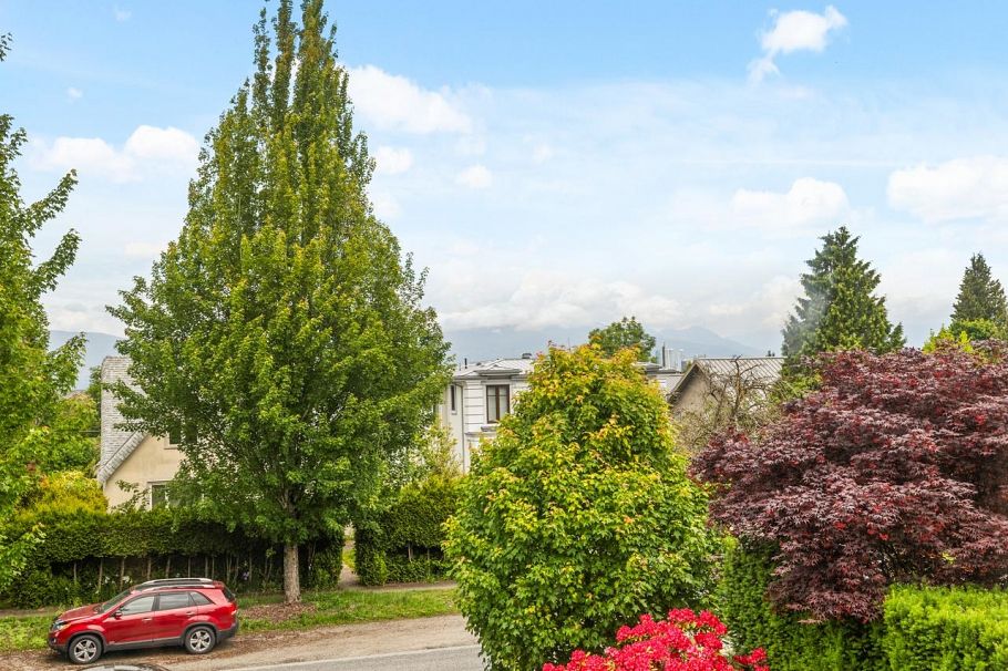 2676 W 33rd Avenue Vancouver, BC - 31