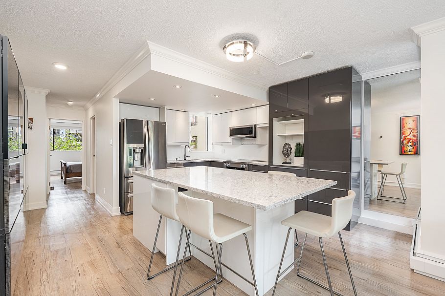 201 1995 Beach Avenue Vancouver, BC - 8