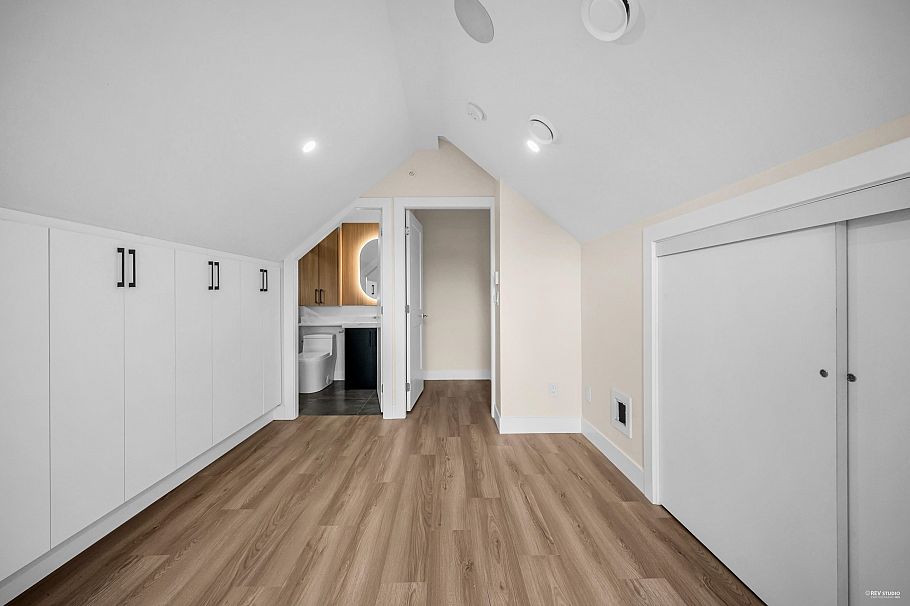 2371 Adanac Street Vancouver, BC - 20