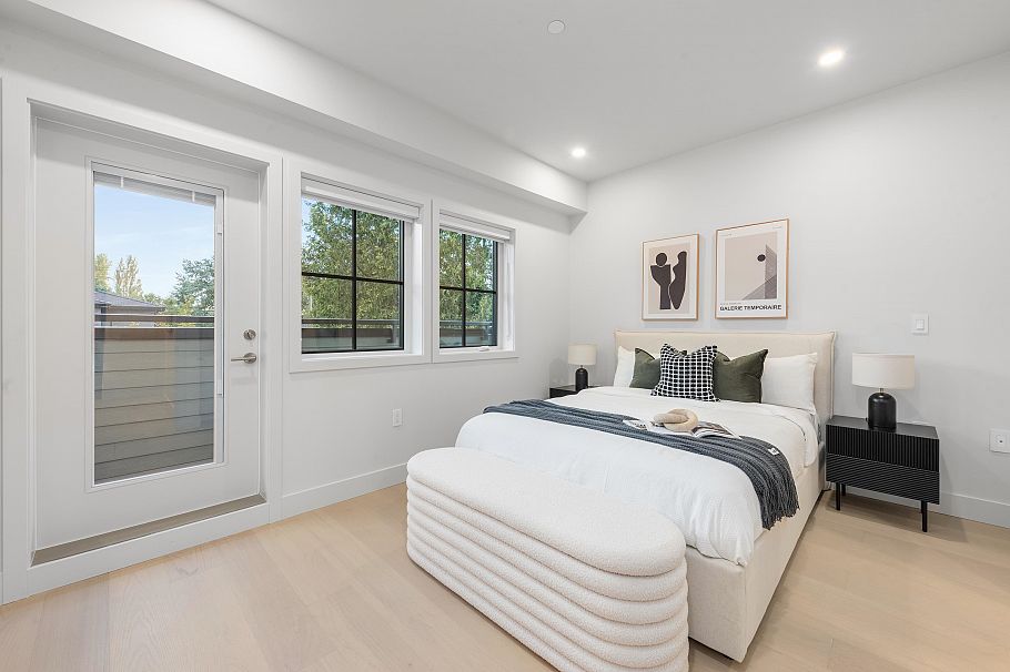 2 2136 E 10th Avenue Vancouver, BC - 22