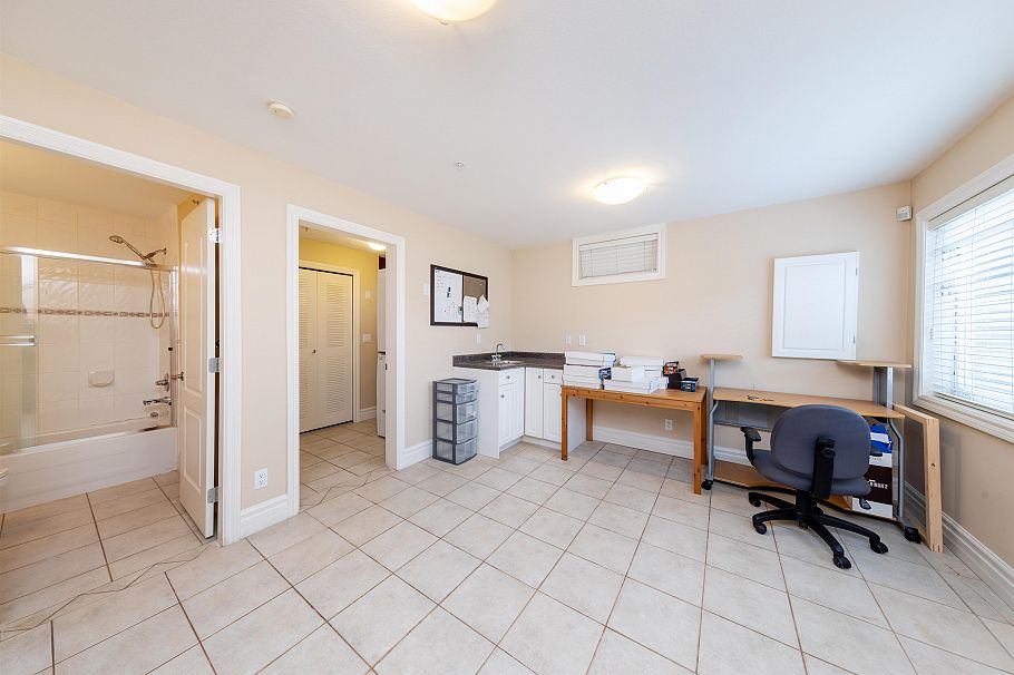 260 W 63rd Avenue Vancouver, BC - 29