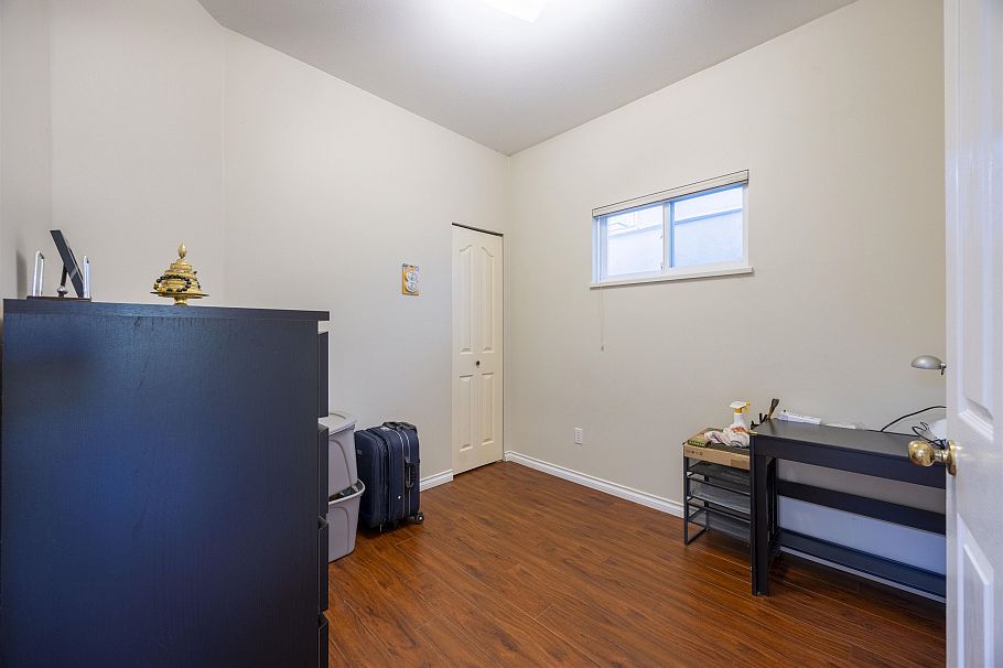 739 E 20th Avenue Vancouver, BC - 18