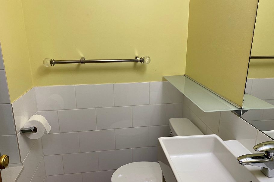 387 W 13th Avenue Vancouver, BC - 17