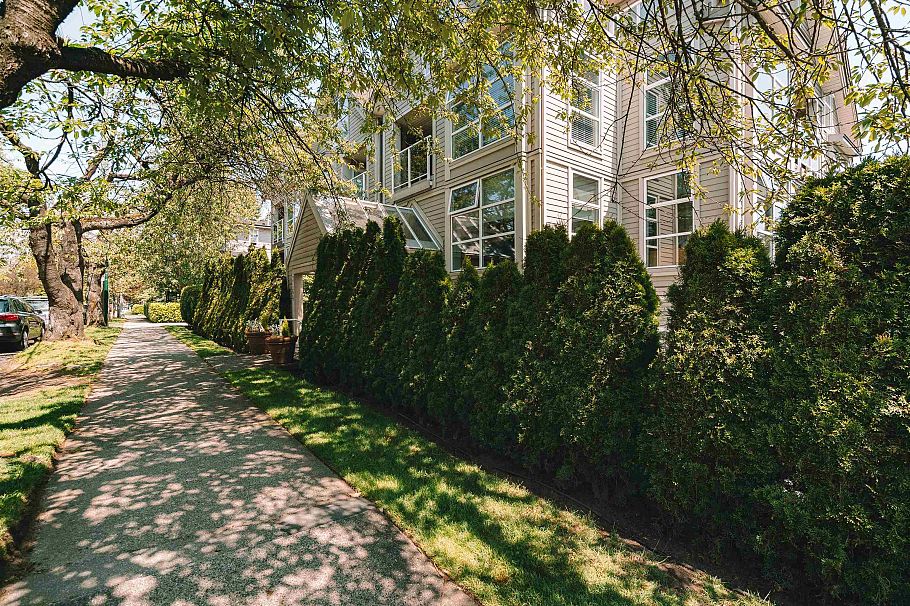 106 3168 Laurel Street Vancouver, BC - 23