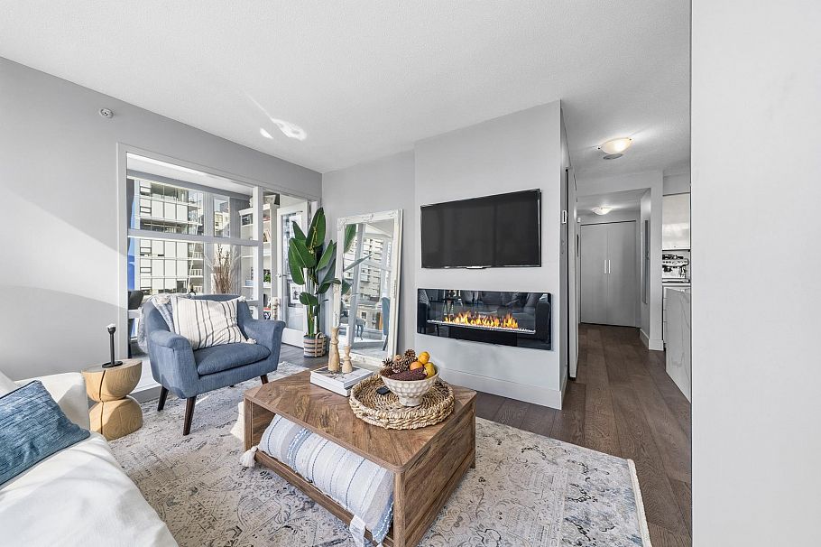 906 1438 Richards Street Vancouver, BC - 1