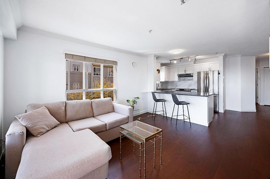 213 365 E 1st Street North Vancouver, BC - 5