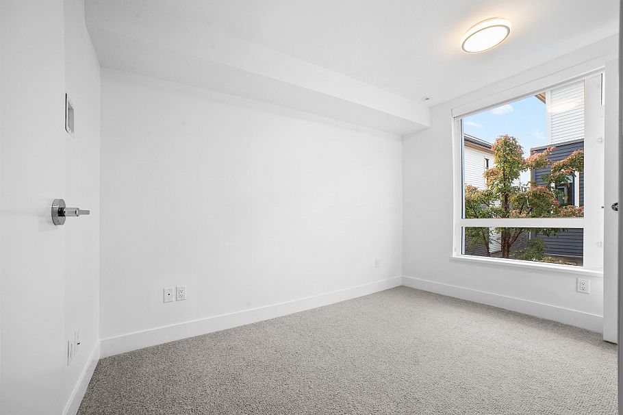 7458 Granville Street Vancouver, BC - 21