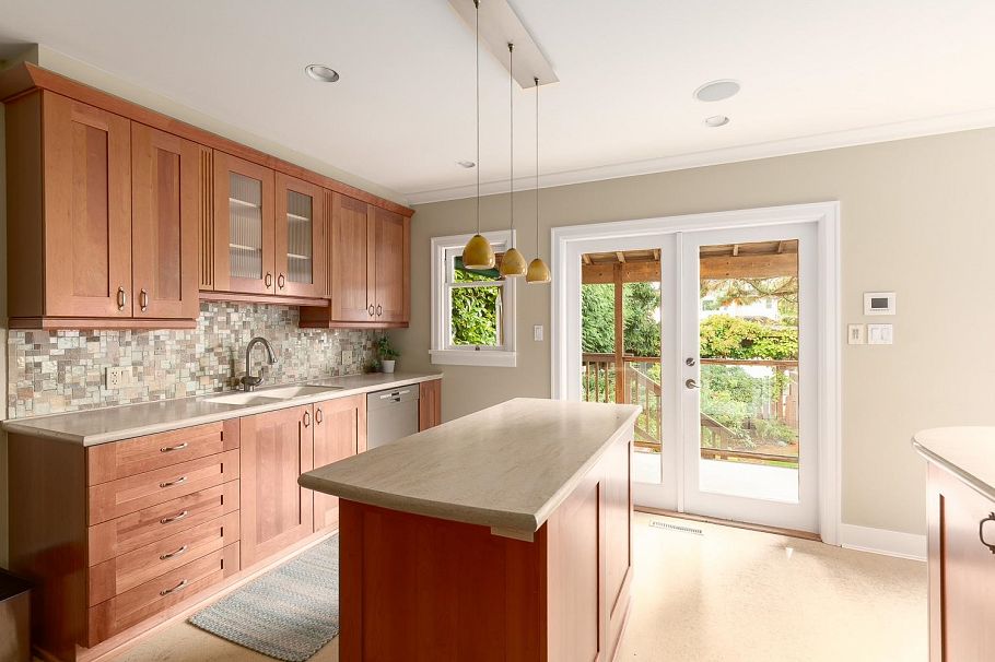 3782 W 24th Avenue Vancouver, BC - 4