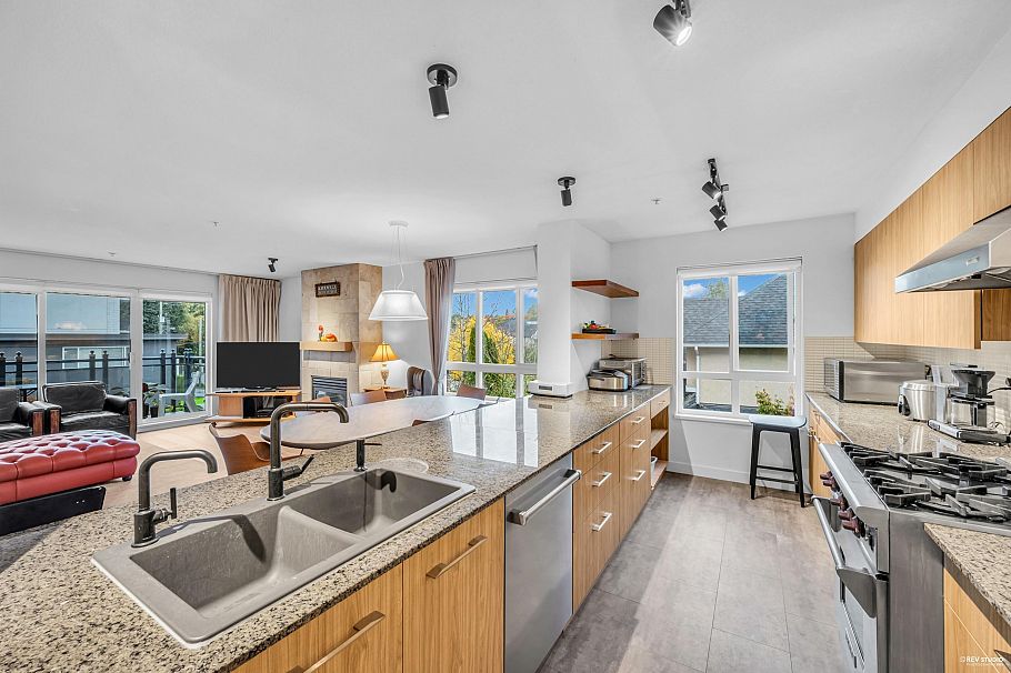 301 2096 W 46th Avenue Vancouver, BC - 10