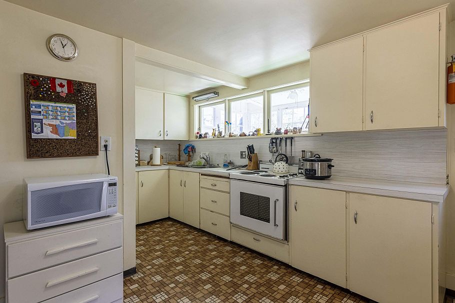 3536 W 22nd Avenue Vancouver, BC - 12