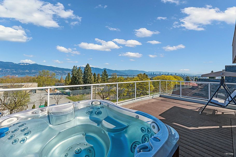 4060 W 10th Avenue Vancouver, BC - 19