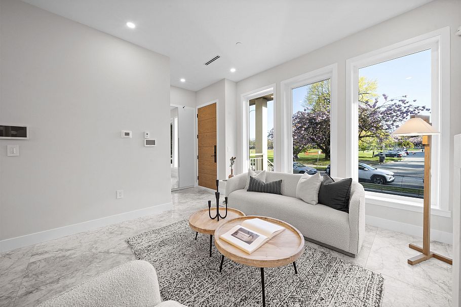 2455 W 10th Avenue Vancouver, BC - 14