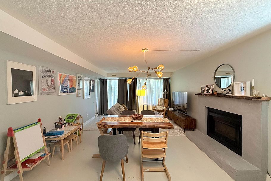 1717 Tatlow Avenue North Vancouver, BC - 25