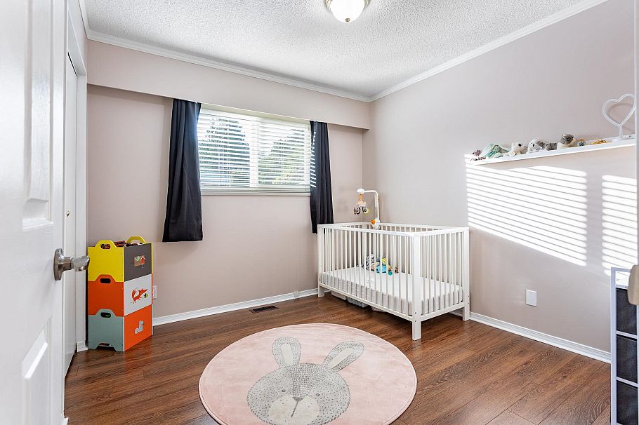 1549 Lynn Valley Road North Vancouver, BC - 30