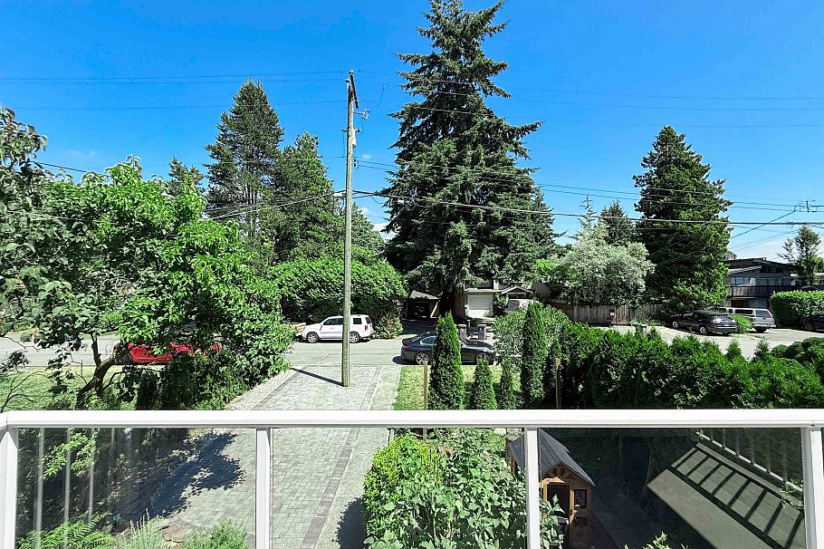 1717 Tatlow Avenue North Vancouver, BC - 8