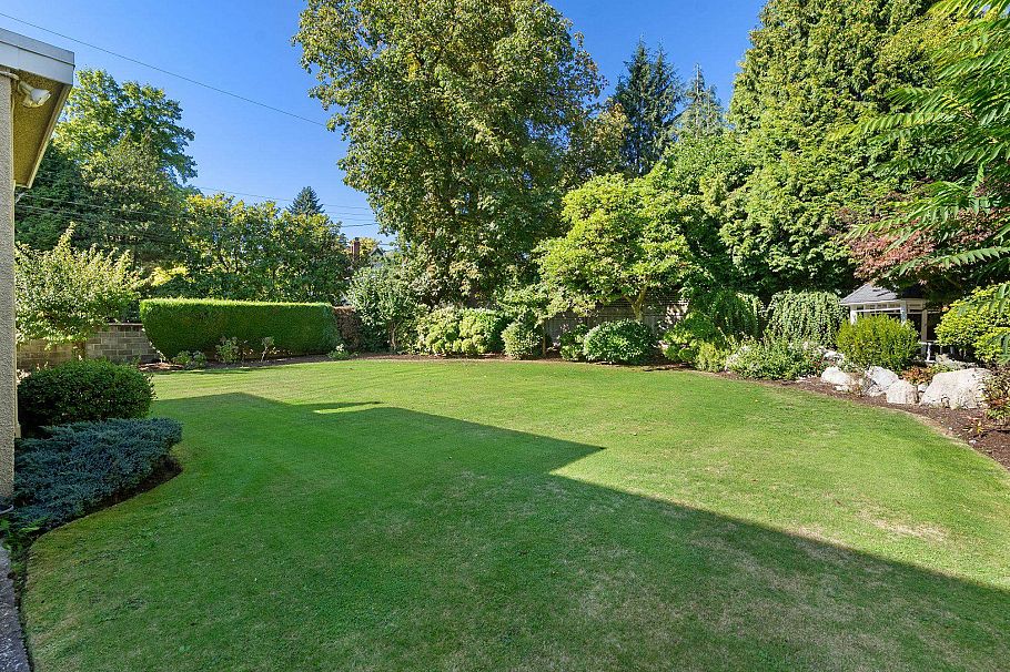 1537 W 40th Avenue Vancouver, BC - 6