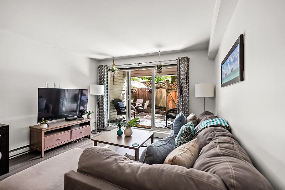 106 825 E 7th Avenue Vancouver, BC - 4