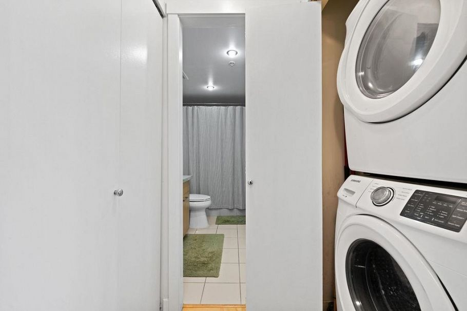 1004 121 W 16th Street North Vancouver, BC - 16