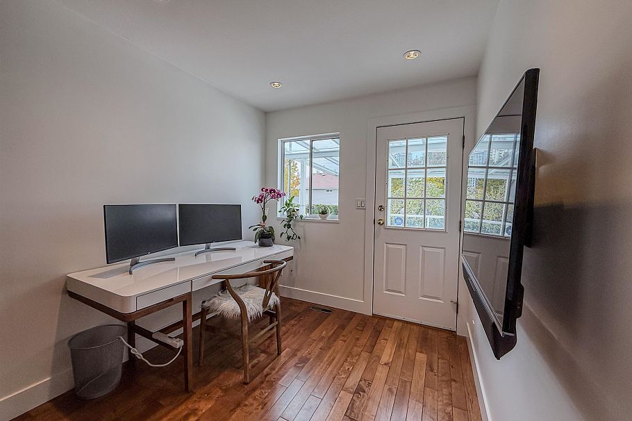 1717 Tatlow Avenue North Vancouver, BC - 13