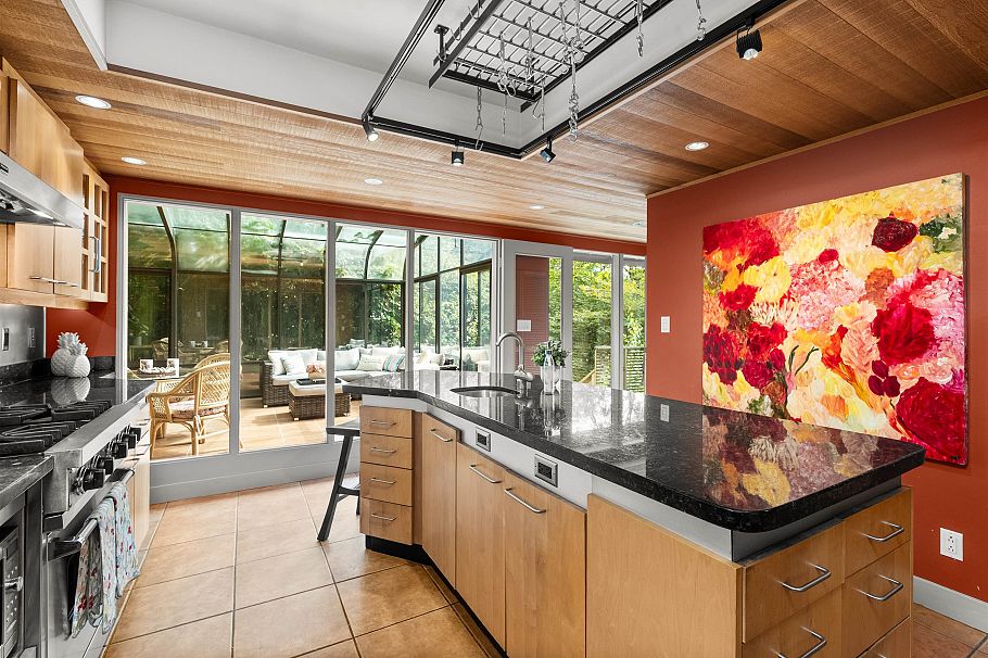 5588 Olympic Street Vancouver, BC - 13