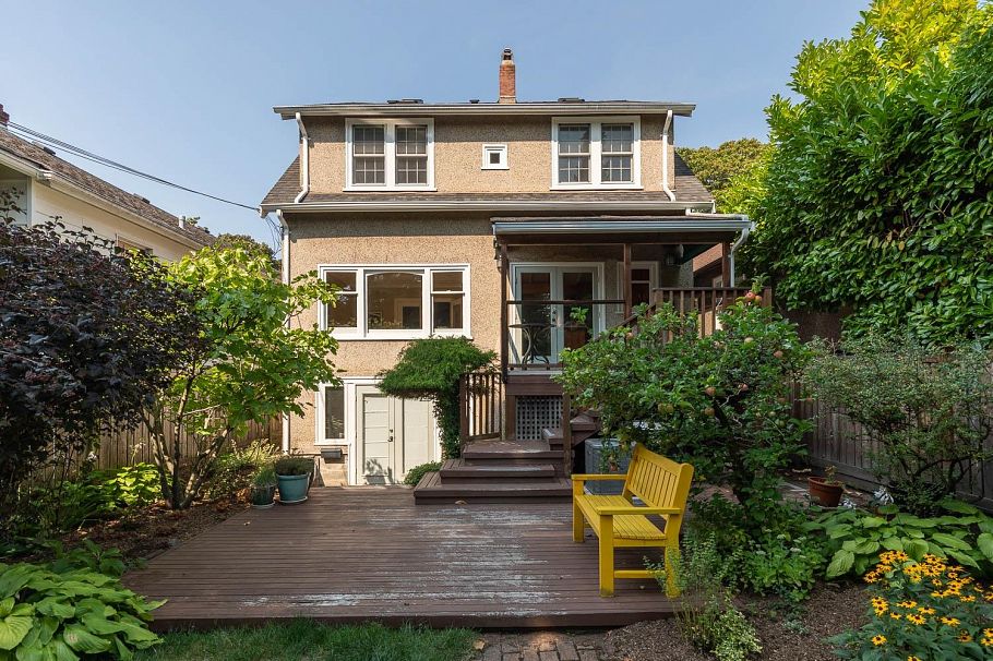 3782 W 24th Avenue Vancouver, BC - 38