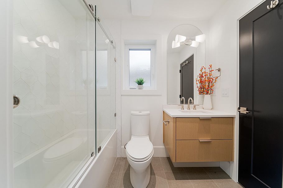 3783 W 27th Avenue Vancouver, BC - 27