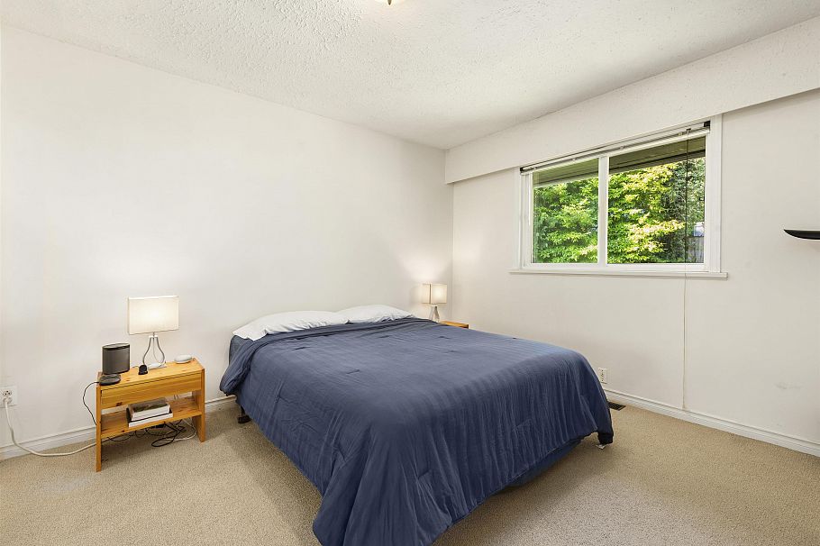 1224 W 23rd Street North Vancouver, BC - 16