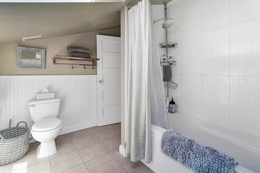 1807 E 35th Avenue Vancouver, BC - 16