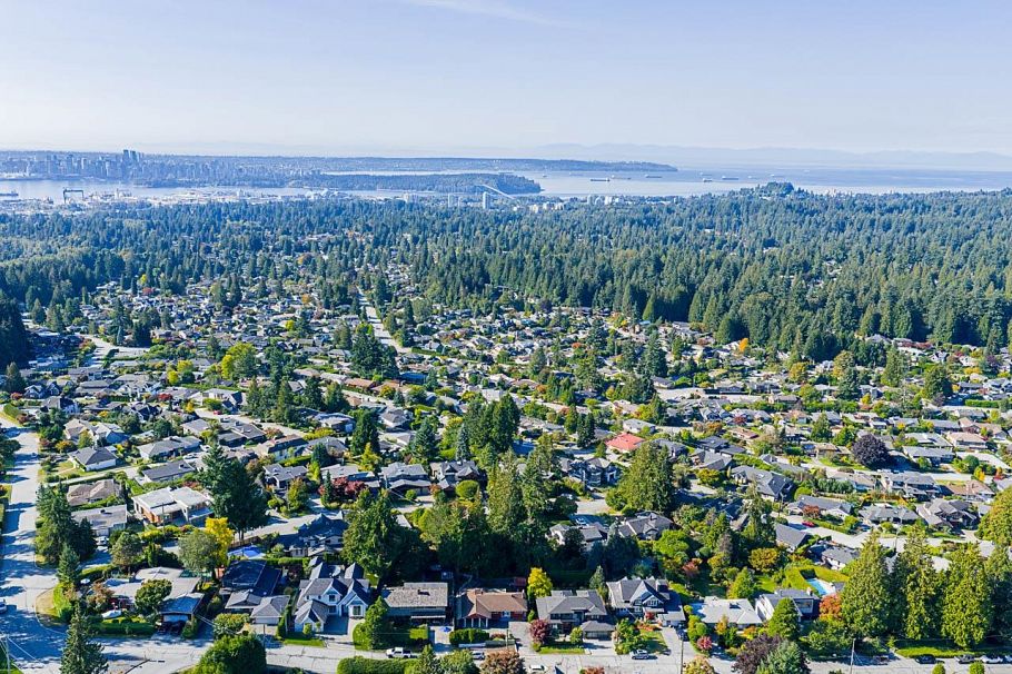 723 Handsworth Road North Vancouver, BC - 39