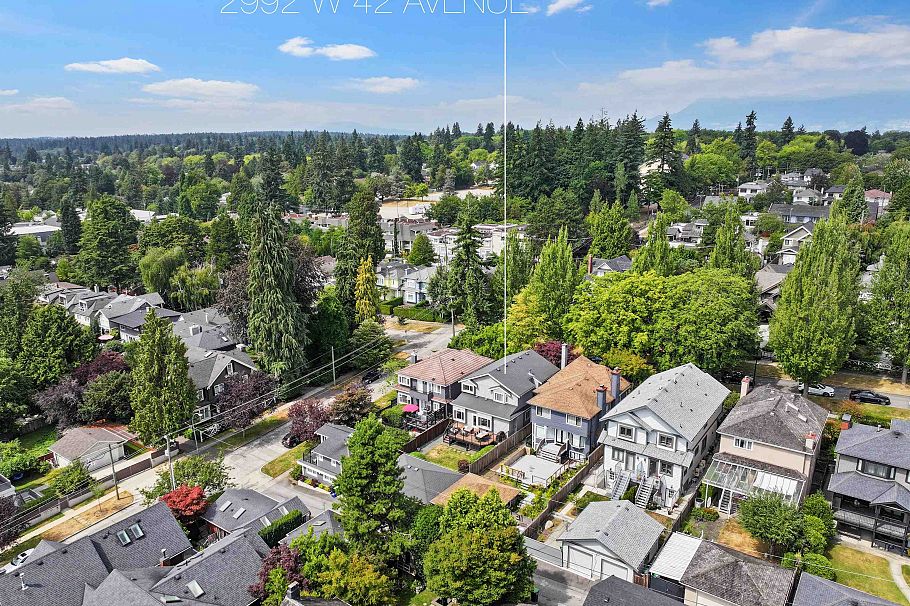 2992 W 42nd Avenue Vancouver, BC - 38