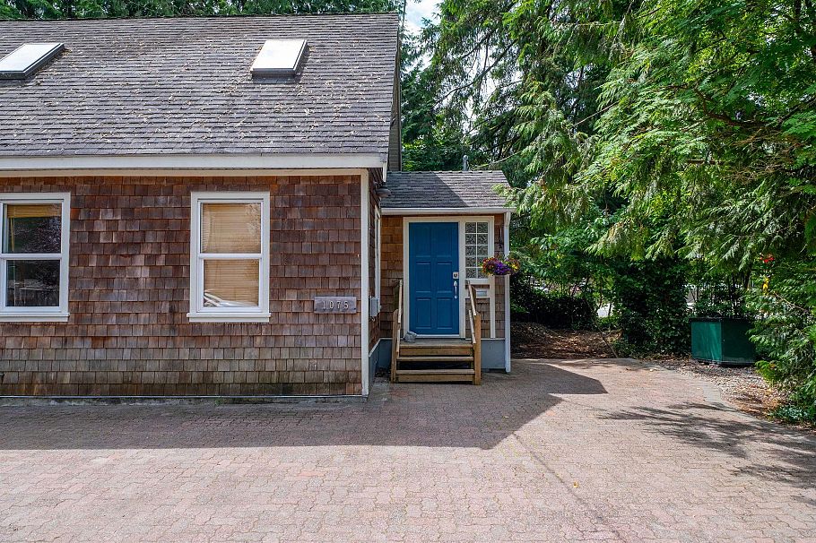 1075 Gladwin Drive North Vancouver, BC - 33