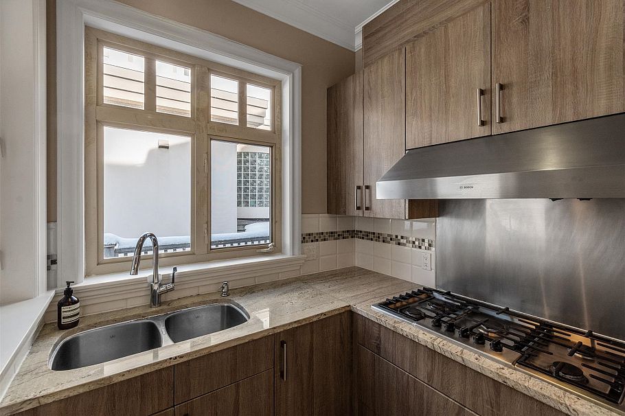 5809 Cartier Street Vancouver, BC - 7